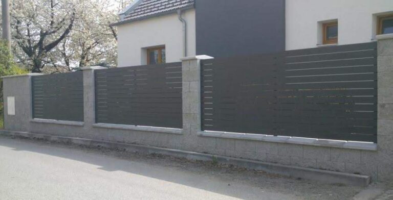 Hliníkový plot a brána – ukážka realizácie 9